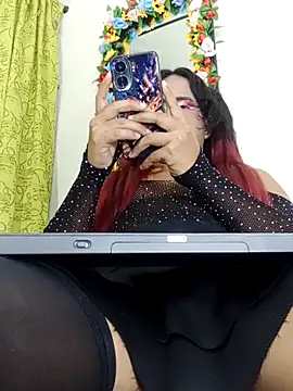 Snapshot of Elektra_bigcock chatting on May 20, 2026, 12:06 am Elektra bigcock online show from May 20, 2026, 12:06 am