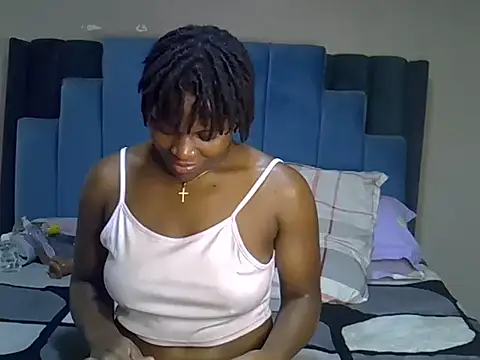 Snapshot of melanin_moon chatting on June 8, 2026, 1:44 pm melanin moon online show from June 8, 2026, 1:44 pm