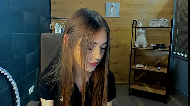 EricaaHerrera online show from June 4, 2026, 1:28 pm