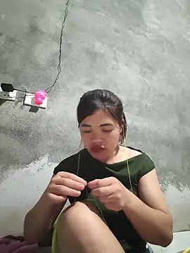 Emma-sin online show from May 22, 2026, 1:17 pm