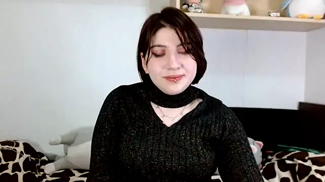 Snapshot of Oriana_secret chatting on June 4, 2026, 8:09 am Oriana secret online show from June 4, 2026, 8:09 am