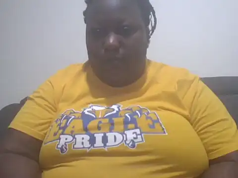 Snapshot of fat_ebonyqueen chatting on May 27, 2026, 12:18 am fat ebonyqueen online show from May 27, 2026, 12:18 am