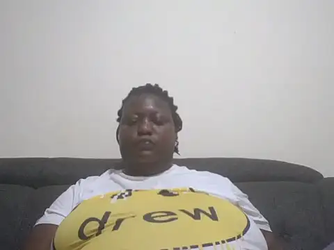 Snapshot of fat_ebonyqueen chatting on June 6, 2026, 8:02 pm fat ebonyqueen online show from June 6, 2026, 8:02 pm