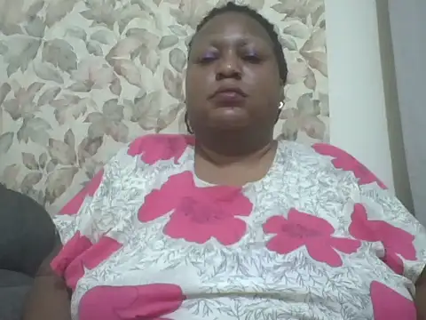 Snapshot of fat_ebonyqueen chatting on June 21, 2026, 9:50 pm fat ebonyqueen online show from June 21, 2026, 9:50 pm