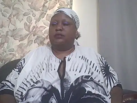 Snapshot of fat_ebonyqueen chatting on July 9, 2026, 6:06 am fat ebonyqueen online show from July 9, 2026, 6:06 am
