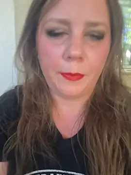 Bigtittymilkmommy online show from June 19, 2026, 1:32 am