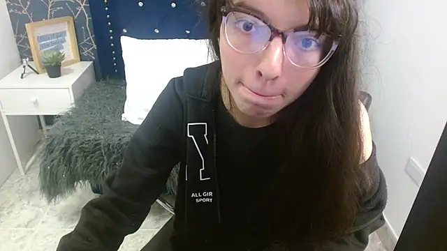 Allyshon  online show from May 25, 2026, 7:53 pm