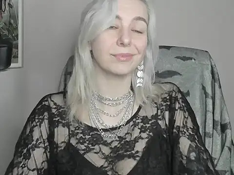 velvetanne online show from July 14, 2026, 6:51 am