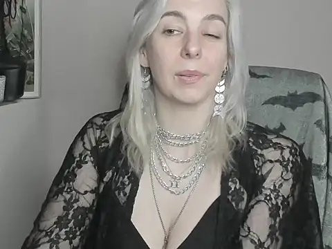 velvetanne online show from July 14, 2026, 10:21 am