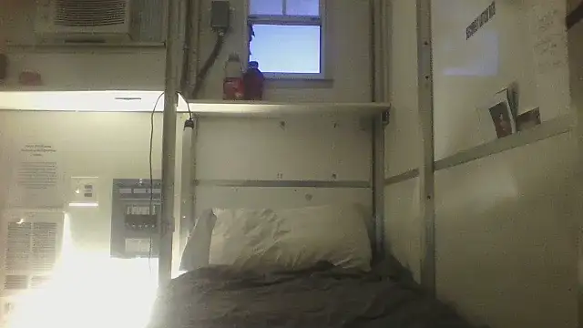 brazybooty92 online show from June 19, 2026, 3:55 am