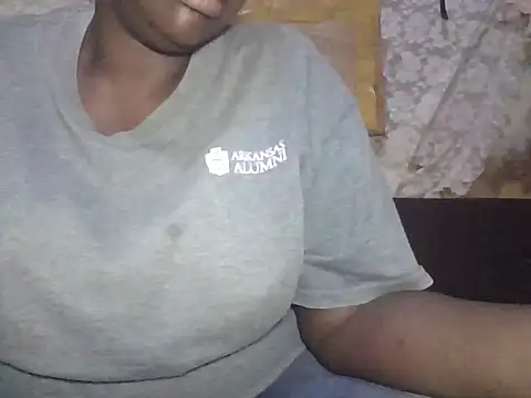 Snapshot of queenrosa3 chatting on July 7, 2026, 1:15 pm queenrosa3 online show from July 7, 2026, 1:15 pm