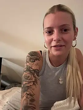 Snapshot of AnnaCherie chatting on May 29, 2026, 10:08 pm AnnaCherie online show from May 29, 2026, 10:08 pm