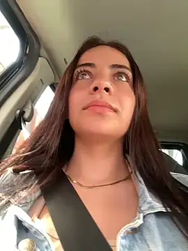 Hanna Cruz  online show from May 20, 2026, 3:29 pm