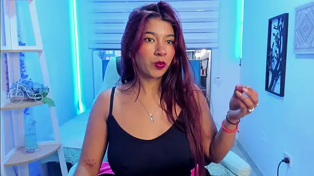 Snapshot of Aurora_Blazee chatting on June 11, 2026, 12:36 pm Aurora Blazee online show from June 11, 2026, 12:36 pm