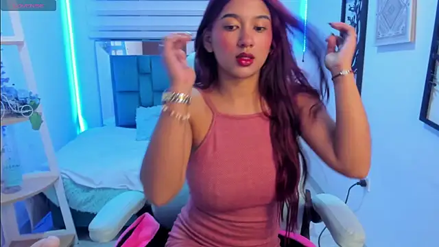 Snapshot of Aurora_Blazee chatting on June 16, 2026, 12:41 pm Aurora Blazee online show from June 16, 2026, 12:41 pm