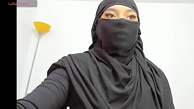 Snapshot of Samira_1 chatting on May 23, 2026, 8:13 pm Samira 1 online show from May 23, 2026, 8:13 pm