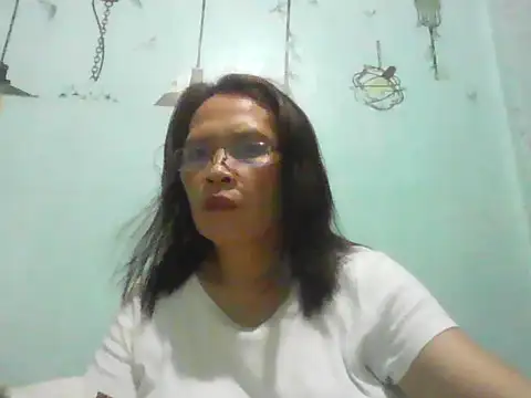 momshe2026 online show from June 18, 2026, 1:15 pm