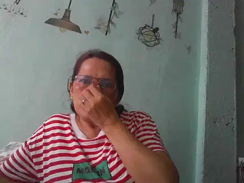 momshe2026 online show from June 20, 2026, 7:55 am
