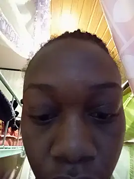 Snapshot of Paulahaze chatting on May 24, 2026, 3:39 pm Paulahaze online show from May 24, 2026, 3:39 pm