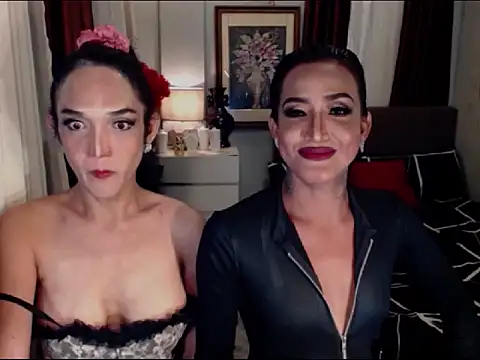 ScarlethXAviona online show from June 1, 2026, 4:52 pm