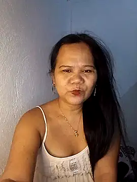Snapshot of missLiLy07 chatting on May 20, 2026, 12:11 pm missLiLy07 online show from May 20, 2026, 12:11 pm