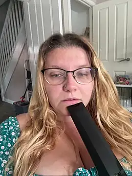 LucieLouBabe online show from July 1, 2026, 11:12 am