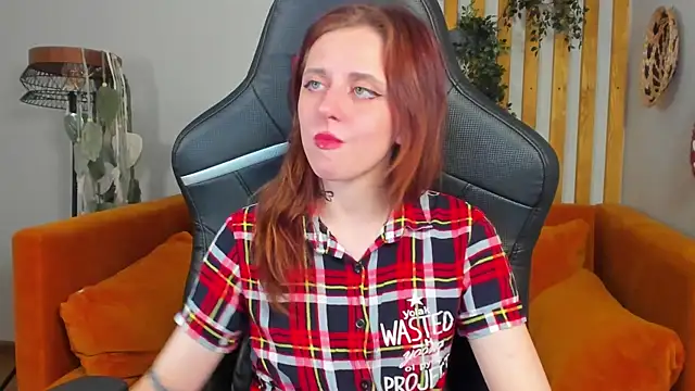 FreyaVeys online show from July 4, 2026, 5:08 pm