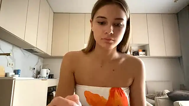 LavetaKempster online show from May 31, 2026, 7:04 am