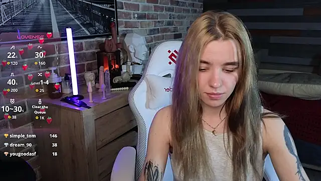 Snapshot of eva_swetty chatting on June 11, 2026, 12:32 am eva swetty online show from June 11, 2026, 12:32 am