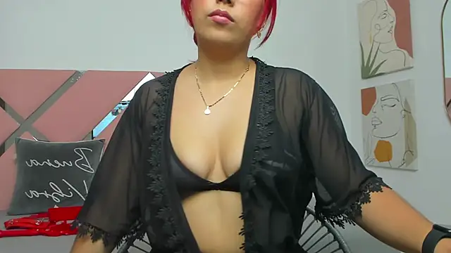 Snapshot of queenjuliee chatting on May 23, 2026, 7:07 pm queenjuliee online show from May 23, 2026, 7:07 pm