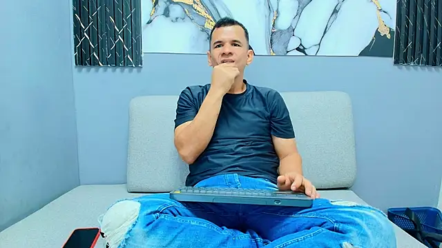 matthew white2 online show from May 25, 2026, 7:20 pm