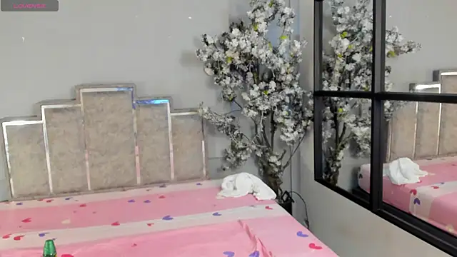 Sofiawonderr online show from June 17, 2026, 7:26 pm