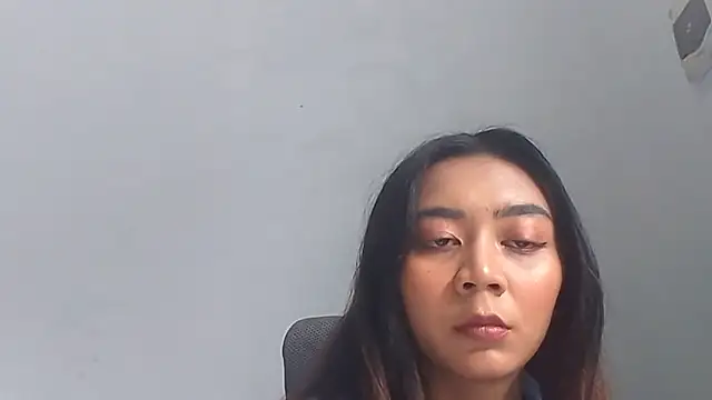 Snapshot of KristieOrtmann chatting on May 27, 2026, 6:43 am KristieOrtmann online show from May 27, 2026, 6:43 am