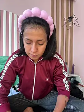 Snapshot of Valkiriia_wiine chatting on June 21, 2026, 6:21 pm Valkiriia wiine online show from June 21, 2026, 6:21 pm