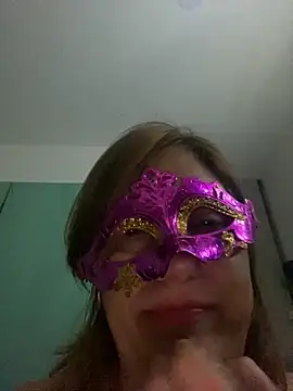 lulupiecitosamor online show from May 21, 2026, 10:28 pm
