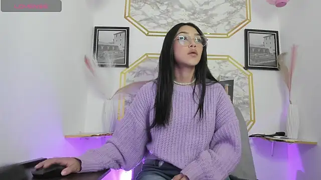 jaulyn 18   online show from May 30, 2026, 9:01 pm