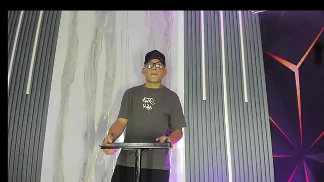 Drake King19 online show from May 31, 2026, 2:53 am