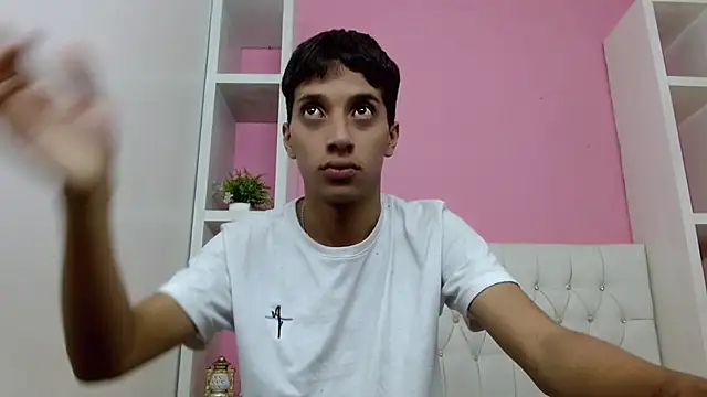 jl brayan12 online show from May 27, 2026, 8:06 pm