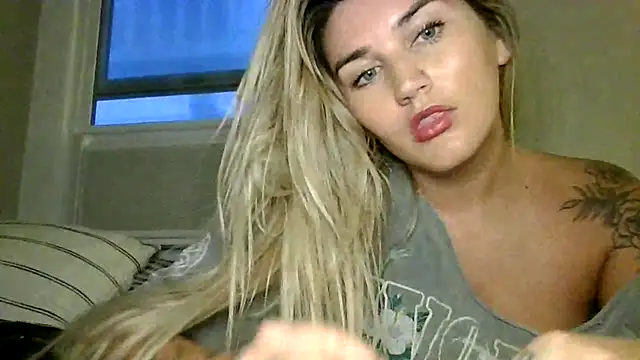 thebeachyblonde online show from June 26, 2026, 3:11 am