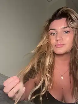 thebeachyblonde online show from July 14, 2026, 1:19 am