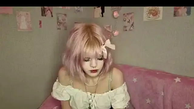 Snapshot of VelvetAlice chatting on June 25, 2026, 8:13 pm VelvetAlice online show from June 25, 2026, 8:13 pm