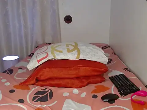 ZoeTracy online show from July 11, 2026, 6:16 am