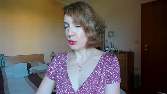 SummerLiza online show from June 15, 2026, 2:52 pm