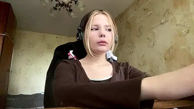 SusanaLeichty online show from May 28, 2026, 7:27 am