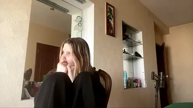 SusanaLeichty online show from July 16, 2026, 4:46 pm