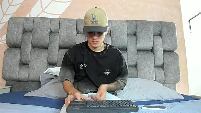wesley boyy  online show from May 27, 2026, 8:17 pm