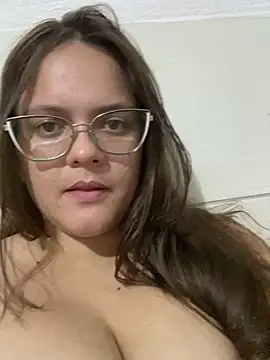 Snapshot of Laryssinha_69 chatting on June 12, 2026, 4:22 am Laryssinha 69 online show from June 12, 2026, 4:22 am
