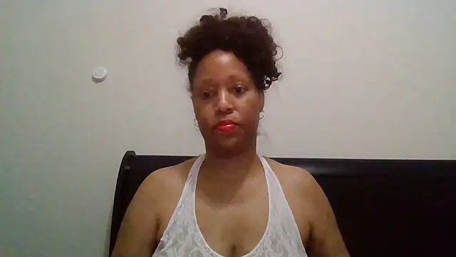 MsDeeLive online show from May 29, 2026, 4:32 am