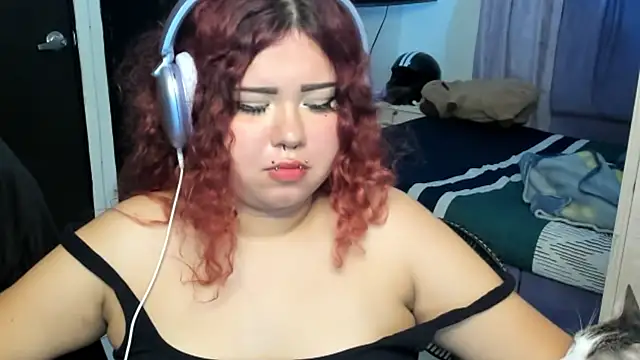 SusanMonroee online show from June 13, 2026, 9:51 am