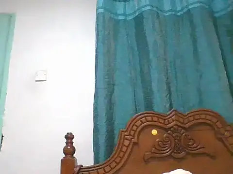peacechloe online show from June 17, 2026, 4:52 pm